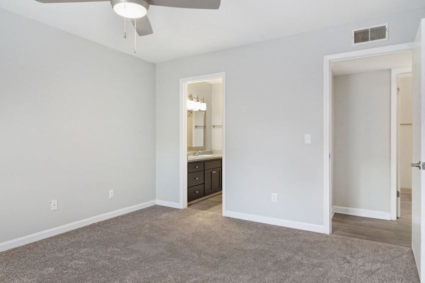 Laurel Valley Apartments, 4675 Old Lebanon Dirt Rd, Mount Juliet, TN